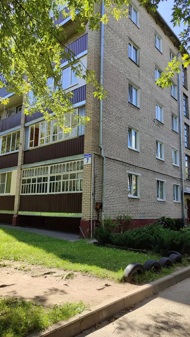 Продам 2- комнатную квартиру по ул.Космонавтов. 4